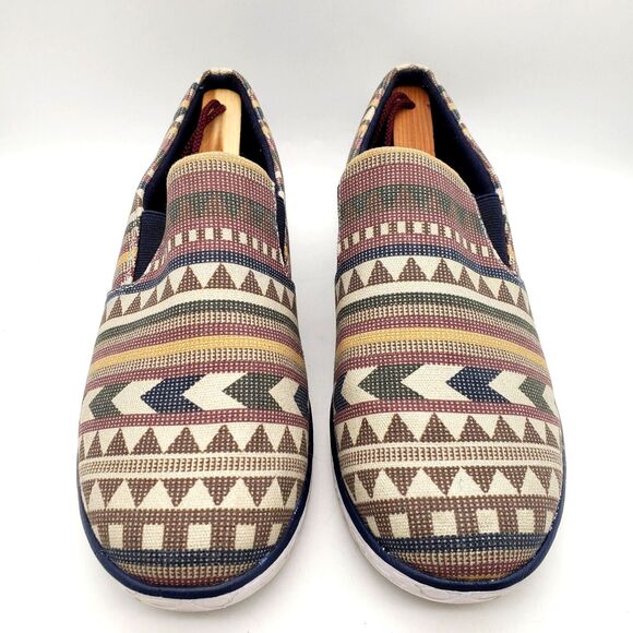 The Original MUK LUKS Women's Size 11 Aztec Slip On Flat Comfort Shoes - Picture 4 of 8